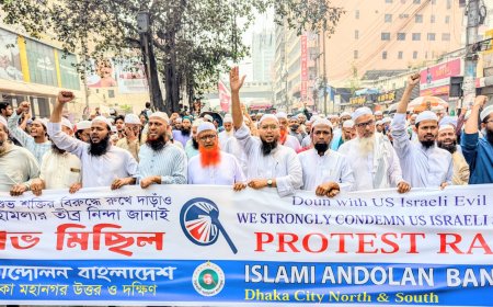ইরানে মার্কিন-ইসরায়েলি ব-র্বর-তা গোটা মধ্যপ্রাচ্যকে অগ্নিগর্ভে পরিণত করবে: অধ্যক্ষ ইউনুছ আহমাদ ​