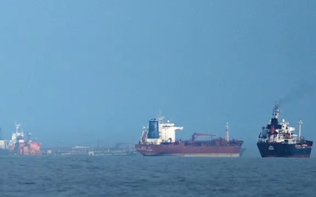 হরমুজ প্রণালিতে জাহাজ চলাচলে নতুন শর্ত ইরানের