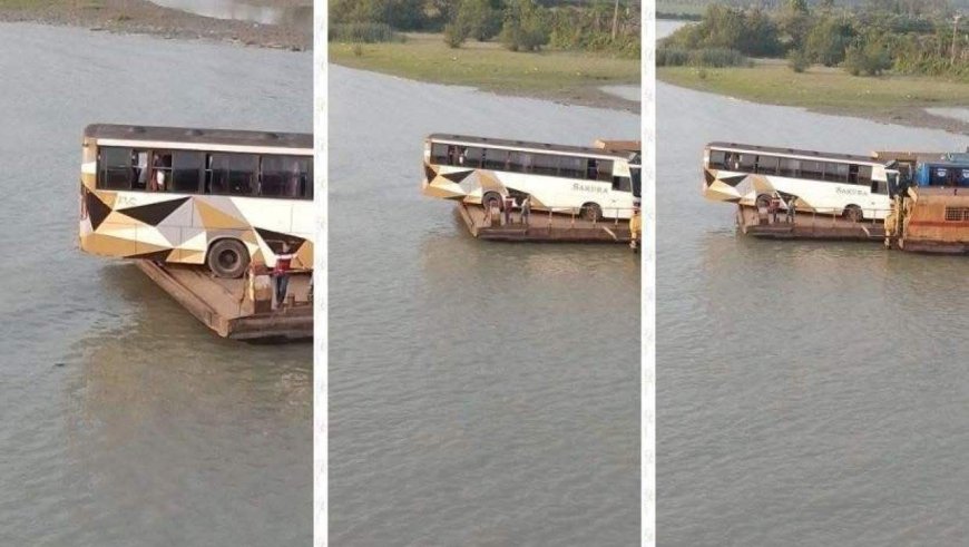 বাউফলে ফেরির বাইরে ঝুলছে সাকুরা পরিবহনের বাস