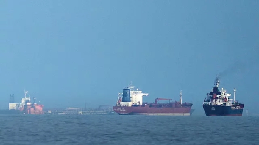 হরমুজ প্রণালিতে জাহাজ চলাচলে নতুন শর্ত ইরানের