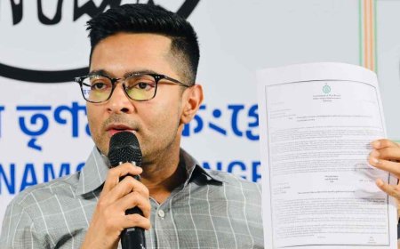 শেখ হাসিনা কি শরণার্থী, নাকি অনুপ্রবেশকারী—প্রশ্ন অভিষেক ব্যানার্জির