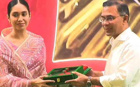 খালেদা জিয়ার পক্ষে স্বাধীনতা পুরস্কার নিলেন নাতনি জাইমা রহমান