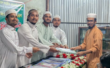 ফতুল্লায় ইসলামী ছাএ আন্দোলনের উদ্যোগে এসএসসি ও দাখিল পরীক্ষার্থীদের জন্য দোয়া ও পরীক্ষা সামগ্রী বিতরণ