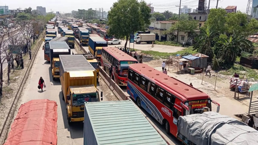 ঢাকা-চট্টগ্রাম মহাসড়ক অবরোধ, ১০ ‍কিলোমিটার যানজট