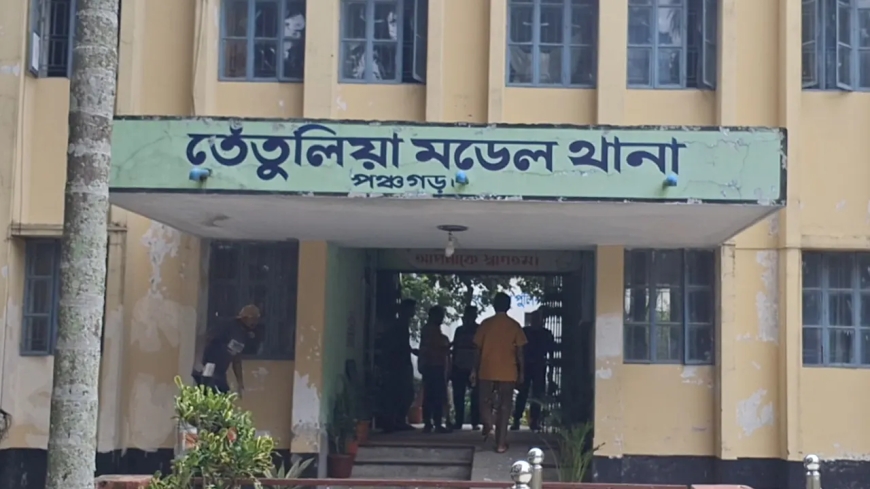 পুলিশের মাথা ফাটিয়ে পালালেন আসামি