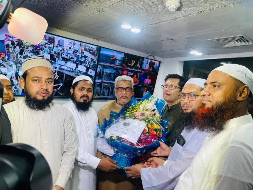 সময় টেলিভিশনের প্রতিষ্ঠাবার্ষিকীতে ইসলামী আন্দোলনের ফুলেল শুভেচ্ছা জ্ঞাপন