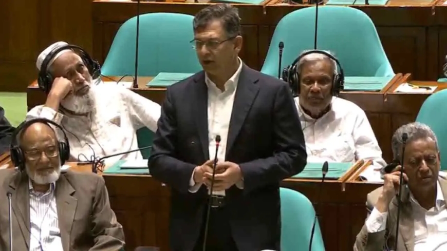 জ্বালানি সংকট নেই, পাচার ও অপচয় রোধে মূল্য বৃদ্ধি: সংসদে স্বরাষ্ট্রমন্ত্রী