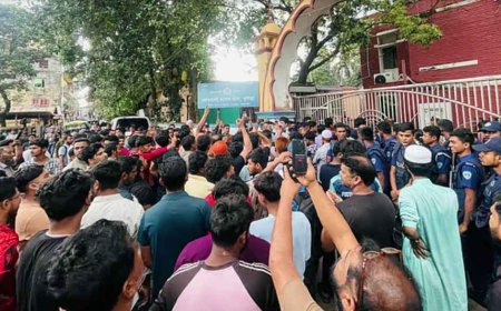বিএনপি নেতাকে আটকের জেরে থানা ঘেরাও, বাস টার্মিনাল অবরোধ