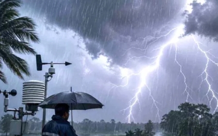 দুপুরের মধ্যেই ১০ অঞ্চলে ৬০ কিমি বেগে ঝড়ের পূর্বাভাস: নদীবন্দরে সতর্কতা