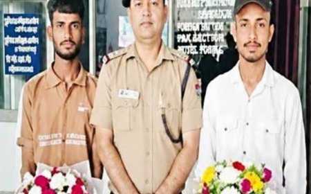 প্রাণের ঝুঁকি নিয়ে দুই হিন্দু শিশুকে বাঁচালেন দুই মুসলিম যুবক