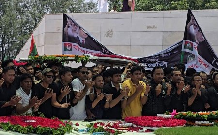 জিয়াউর রহমানের সমাধিতে ছাত্রদলের শ্রদ্ধা