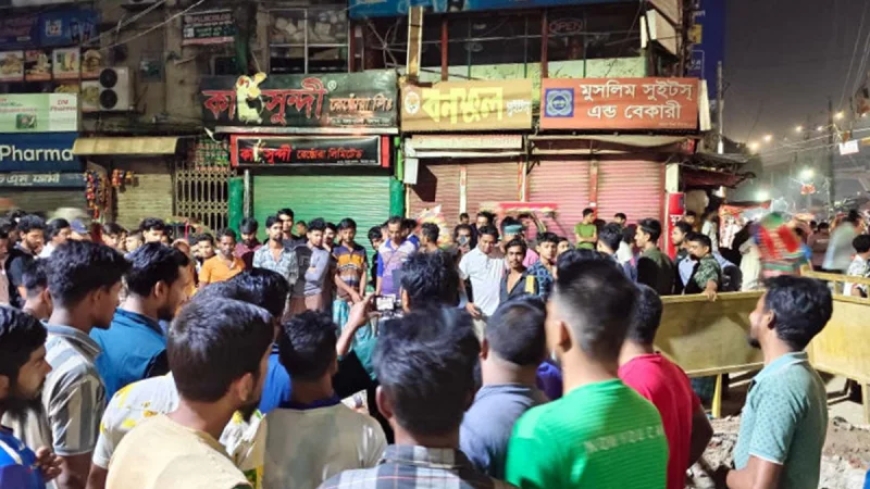 পুলিশের কাছ থেকে ছিনিয়ে নিয়ে ধর্ষণে অভিযুক্তকে গণপিটুনি