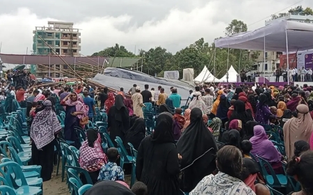 শ্রীমঙ্গলে প্রধানমন্ত্রী পৌঁছানোর আগেই বাতাসে ভেঙে পড়ল প্যান্ডেল