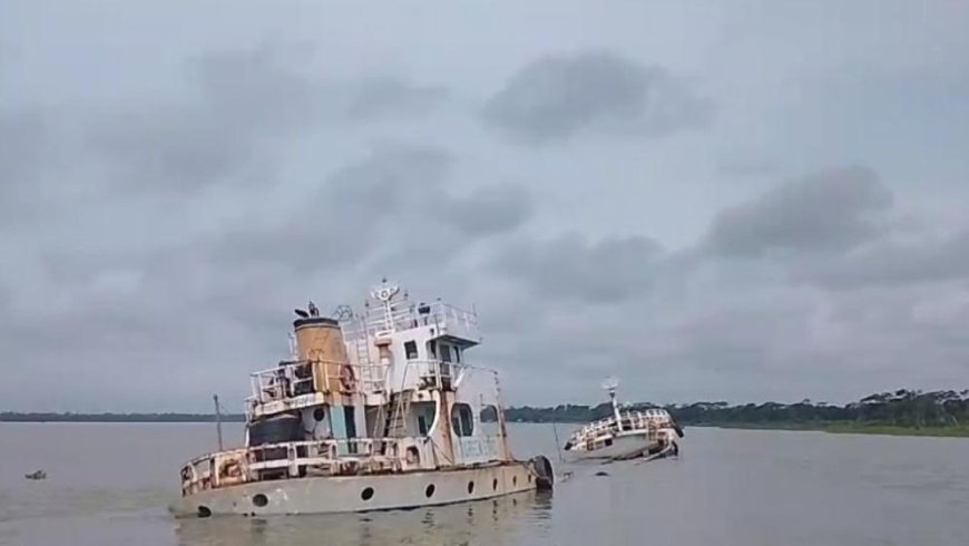 পিরোজপুরে ডুবন্ত জাহাজ থেকে যুবকের অর্ধগলিত মরদেহ উদ্ধার