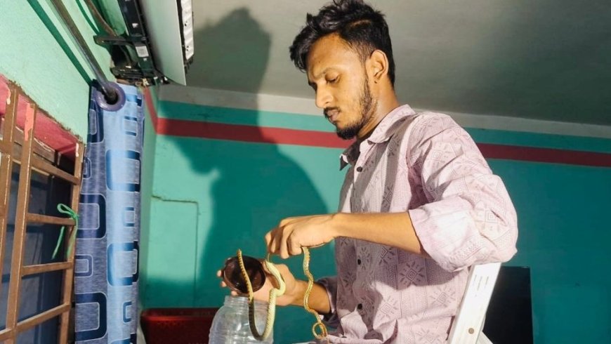 বরিশালে ঘরের এসির ভেতর থেকে ৪টি জ্যান্ত সাপ উদ্ধার
