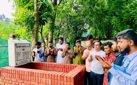 বগুড়ায় জুলাই শহীদদের কবরে এনসিপি-ছাত্রশক্তির শ্রদ্ধা