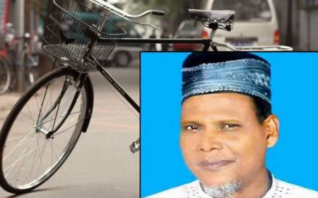 দরিদ্র শিক্ষার্থীর নামে বরাদ্দ বাইসাইকেল নাতিকে দিলেন জামায়াত নেতা