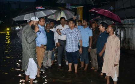 বগুড়ায় জলাবদ্ধতা নিরসনে মাঠে সিটি প্রশাসক এম আর ইসলাম স্বাধীন