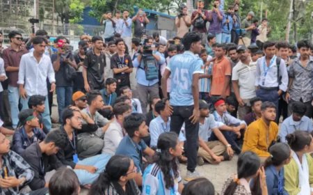 মন্ত্রীর পদত্যাগের দাবি থেকে সরে এলেন শিক্ষার্থীরা, নতুন ৬ দফা নিয়ে সচিবালয়ে প্রতিনিধি দল