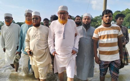 বাঁশখালীতে বন্যায় নিহত কিশোরী তাহিন নূরের পরিবারকে জামায়াত আমীরের আর্থিক সহায়তা