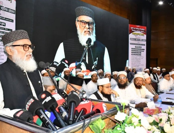 আলেম সমাজের ত্যাগ জাতি শ্রদ্ধাভরে স্মরণ করবে: ড. আ ফ ম খালিদ হোসেন