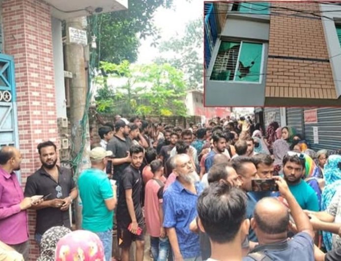 মেয়ের বেপরোয়া আচরণের অভিযোগে যশোরে জামায়াত এমপির বাড়ি ঘেরাও
