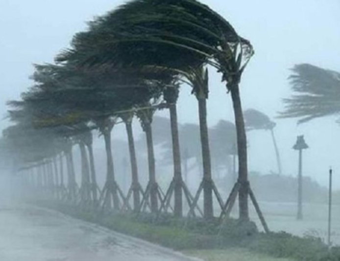 রাতের মধ্যে দেশের ১৩ অঞ্চলে ঝড়ের শঙ্কা