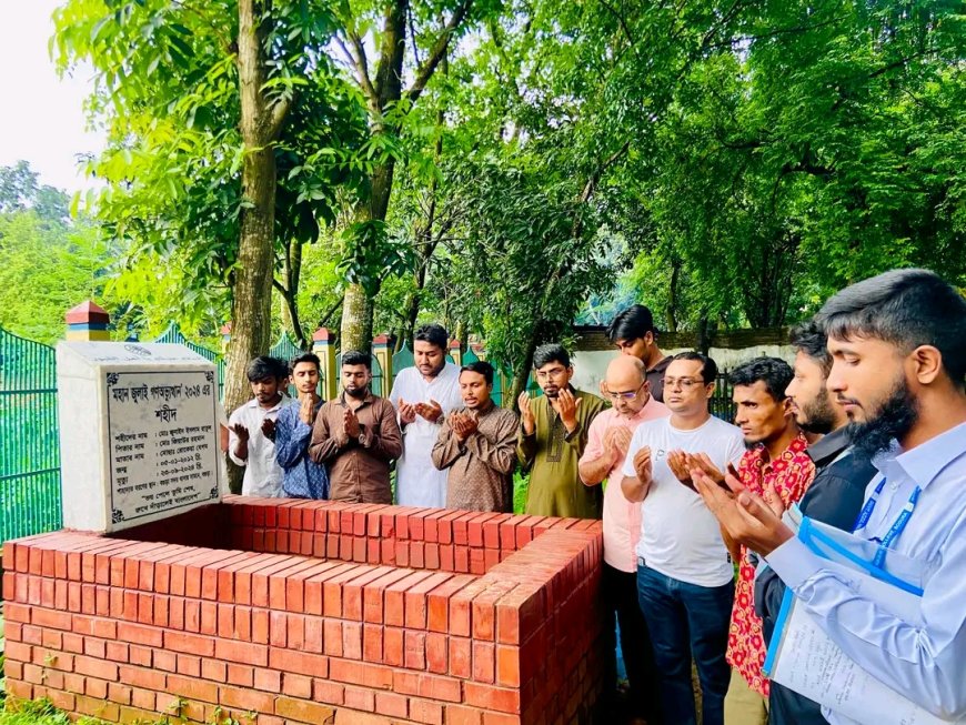 বগুড়ায় জুলাই শহীদদের কবরে এনসিপি-ছাত্রশক্তির শ্রদ্ধা