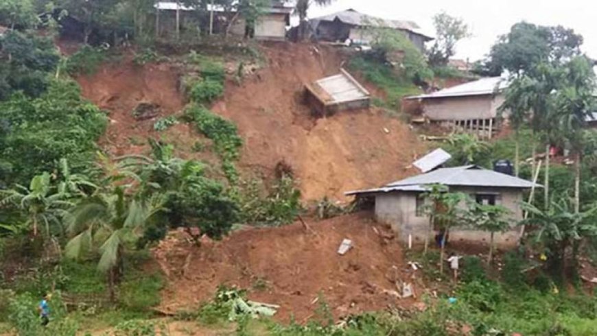 উখিয়ার রোহিঙ্গা ক্যাম্পে পাহাড় ধসে নিহত ৯