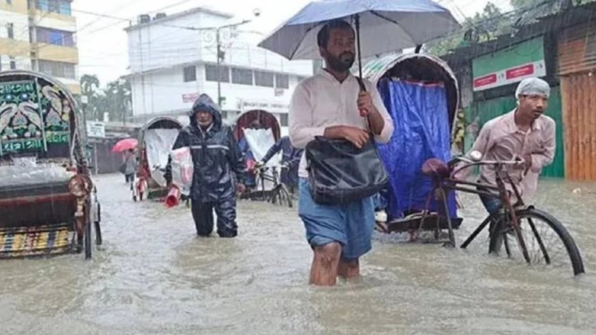 চট্টগ্রামে তিন দিনের বৃষ্টিতে তলিয়ে গেছে দোকানপাট