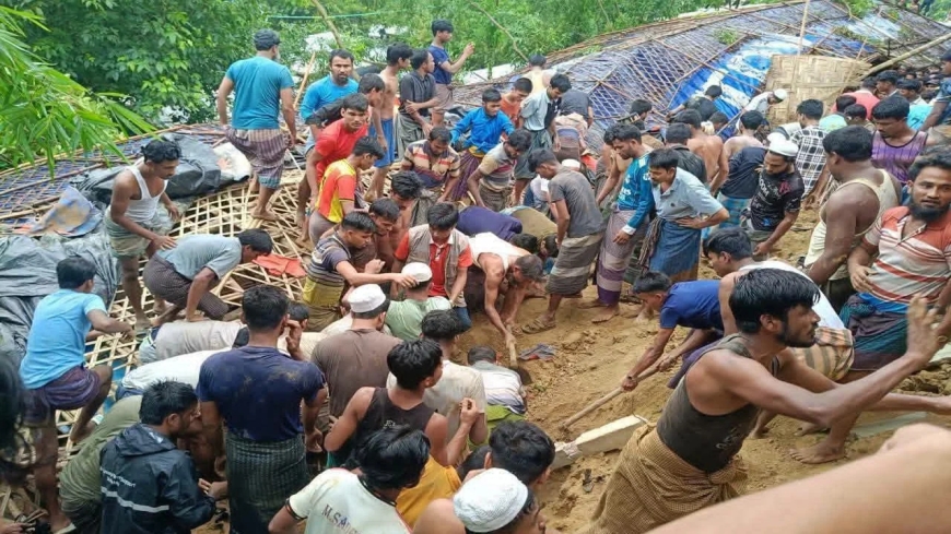 উখিয়া রোহিঙ্গা ক্যাম্পে পাহাড় ধসে মাটির নিচে মাদরাসা, নিহত ৫