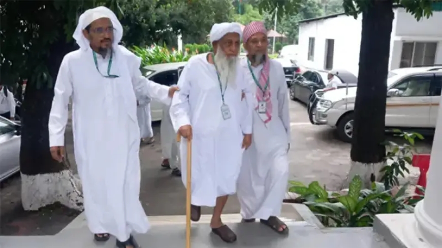 শাপলা গণহত্যা তদন্তের অগ্রগতি জানতে চিফ প্রসিকিউটরের কার্যালয়ে হেফাজত নেতারা
