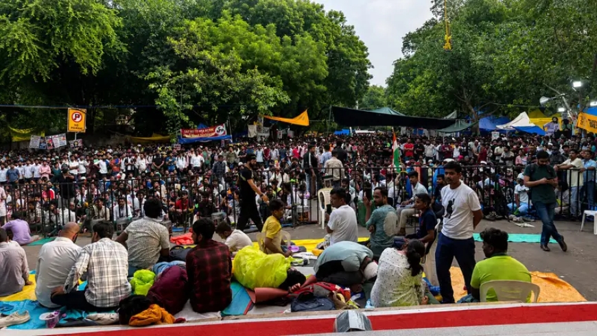 শিক্ষামন্ত্রীর পদত্যাগ না হওয়া পর্যন্ত আন্দোলন চালিয়ে যাওয়ার ঘোষণা ককরোচ পার্টির