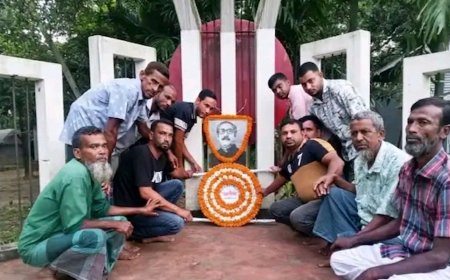 নালিতাবাড়ীতে প্রকাশ্যে বঙ্গবন্ধুর প্রতিকৃতিতে আওয়ামী লীগ নেতাকর্মীদের শ্রদ্ধা নিবেদন