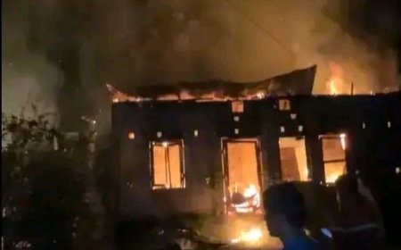 নকলায় ফায়ার সার্ভিস স্টেশন না থাকায় আগুনে পুড়ল দুই বসতঘর, ক্ষুব্ধ ‘থটস অফ বিল্লাল’