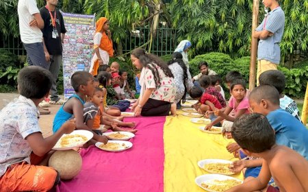 বগুড়ায় সুবিধাবঞ্চিত শিশুদের মাঝে NFBD-এর খাবার বিতরণ