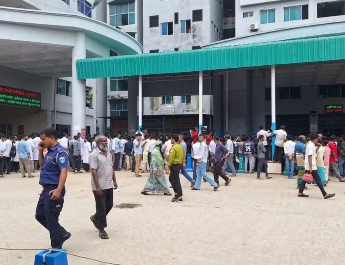 শজিমেক ঘটনায় ৫ ছাত্রদল নেতা বহিষ্কার, তদন্ত নিয়ে তৃণমূলে প্রশ্ন